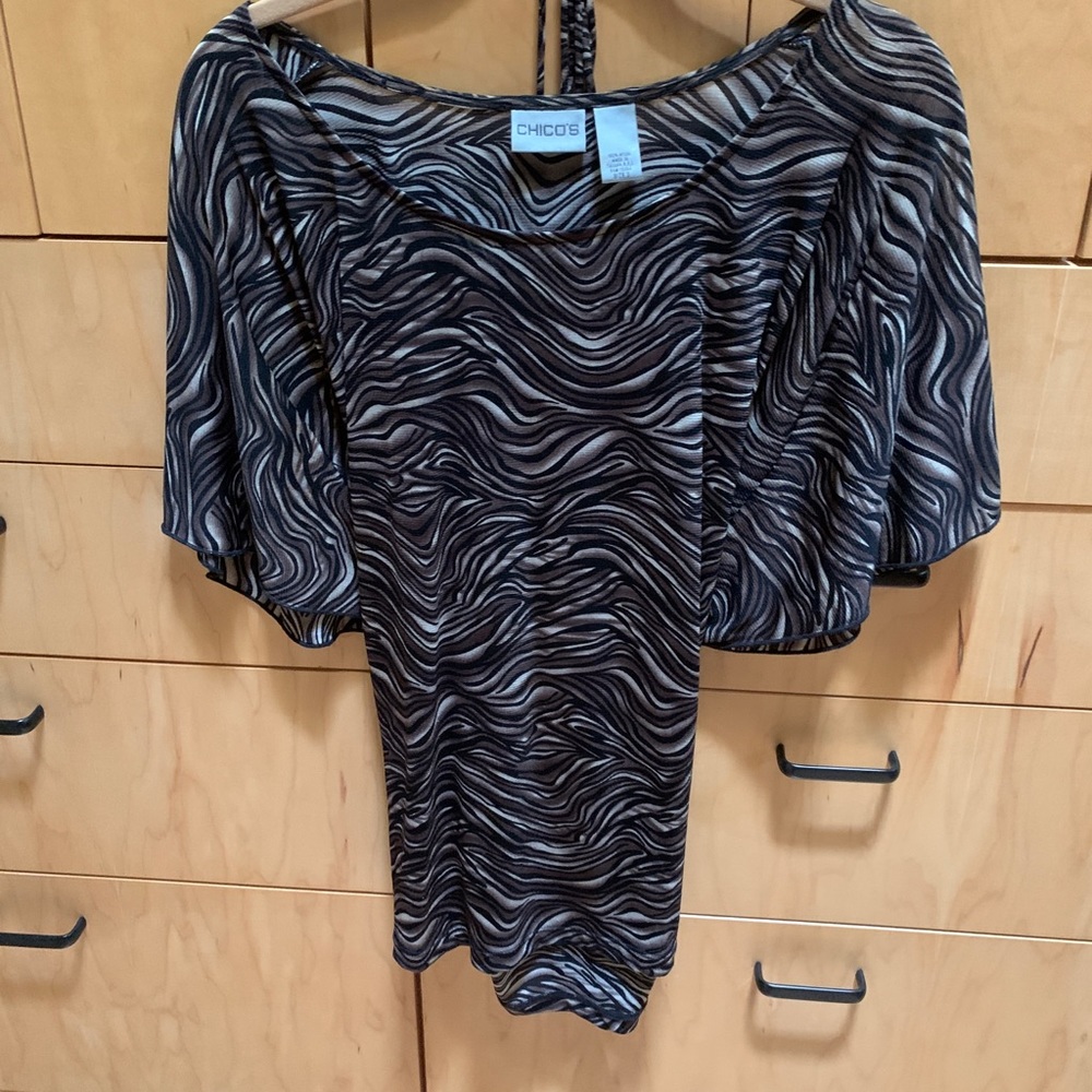 A line printed blouse